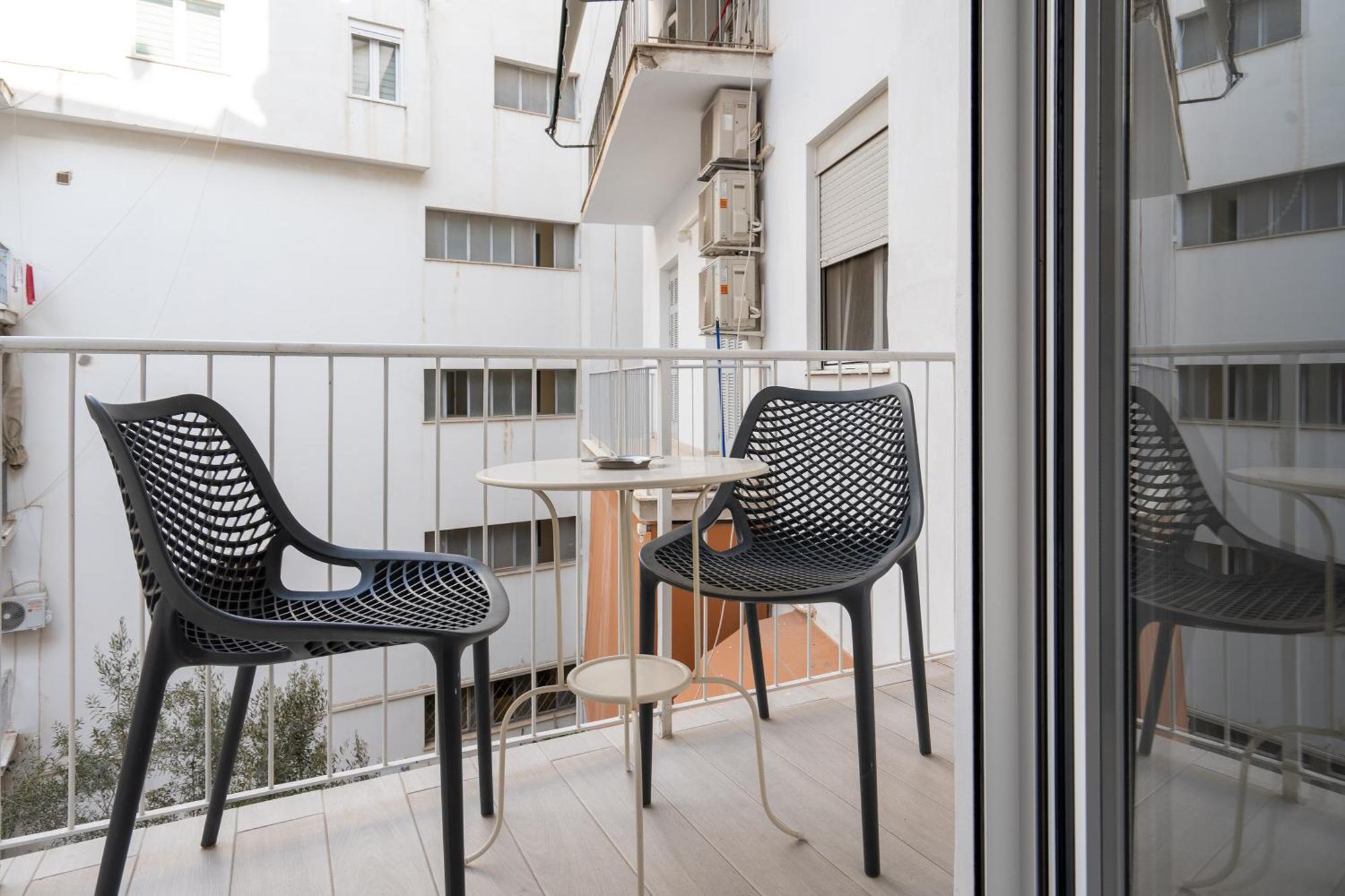 Stunning Cozy Apartment In Athènes Extérieur photo