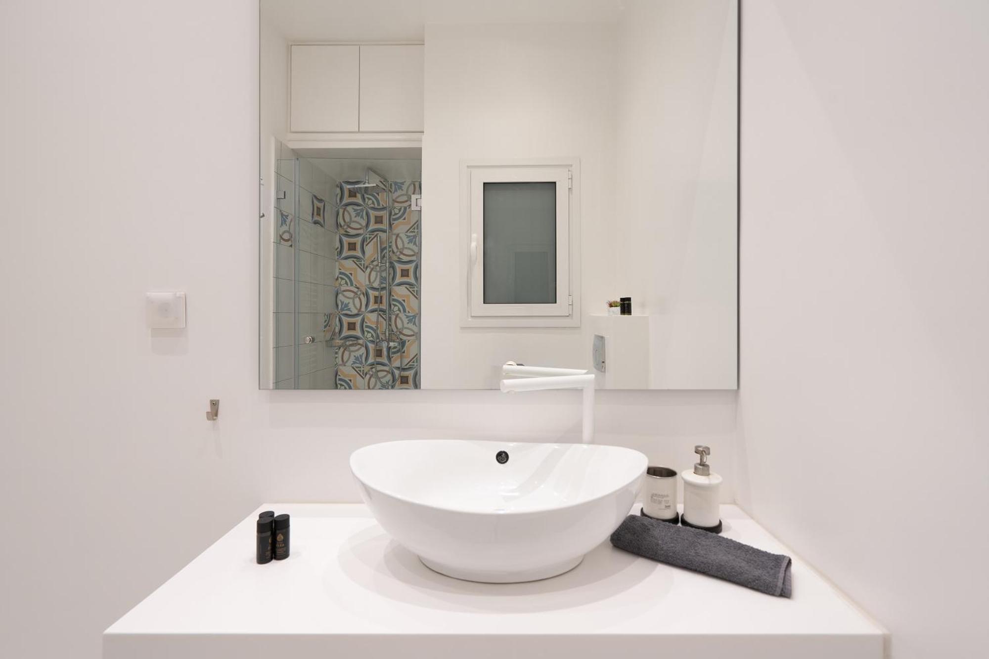 Stunning Cozy Apartment In Athènes Extérieur photo