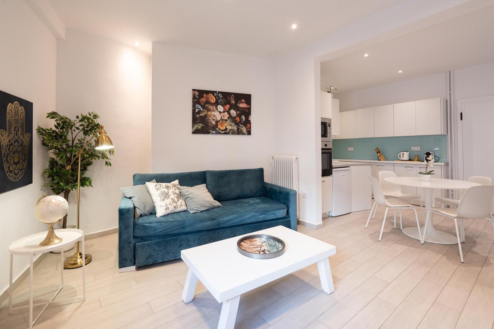 Stunning Cozy Apartment In Athènes Extérieur photo